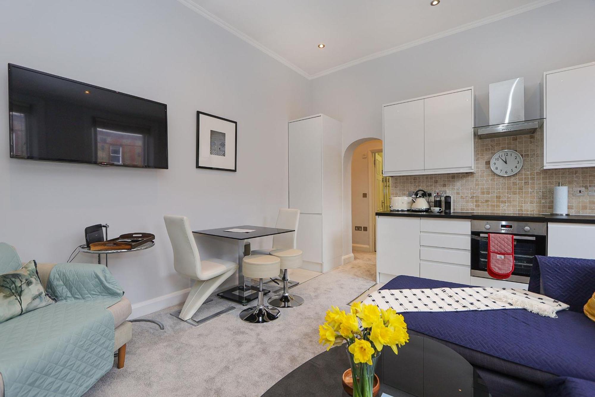Cosy Kensington Flat, 2 Min To Tube * Londres